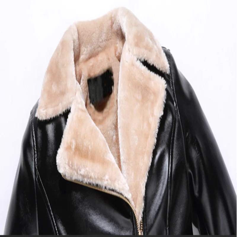 2020 New Winter Women's Plush Suit Collar PU Leather Korean Leather Jacket Mother's Wear Thickened Casual Fashion Leather Coat
2020 New Winter Women's Plush Suit Collar PU Leather Korean Leather Jacket Mother's Wear Thickened Casual Fashion Leather Coat