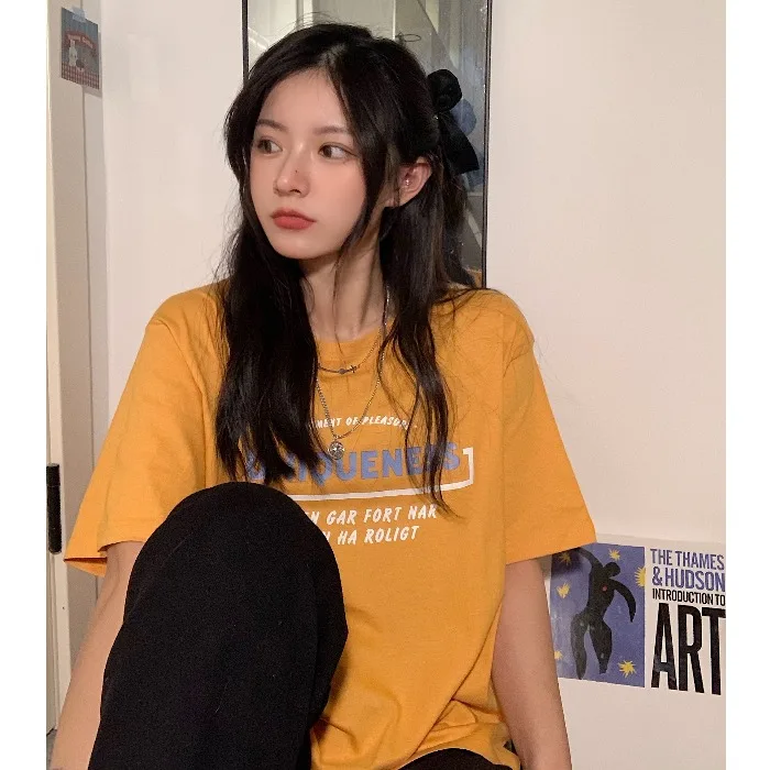 2021 Summer New Korean Style Loose Short-Sleeved T-shirt Female Ins Popular Net Red Chic Hong Kong Style Design Sense Niche Top
2021 Summer New Korean Style Loose Short-Sleeved T-shirt Female Ins Popular Net Red Chic Hong Kong Style Design Sense Niche Top