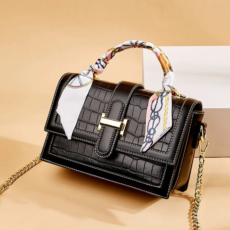 Women's Bag 2021 New Fashion High-end All-match Small Square Bag Chain Niche Portable Luxury Design One-shoulder Messenger Bag
Women's Bag 2021 New Fashion High-end All-match Small Square Bag Chain Niche Portable Luxury Design One-shoulder Messenger Bag