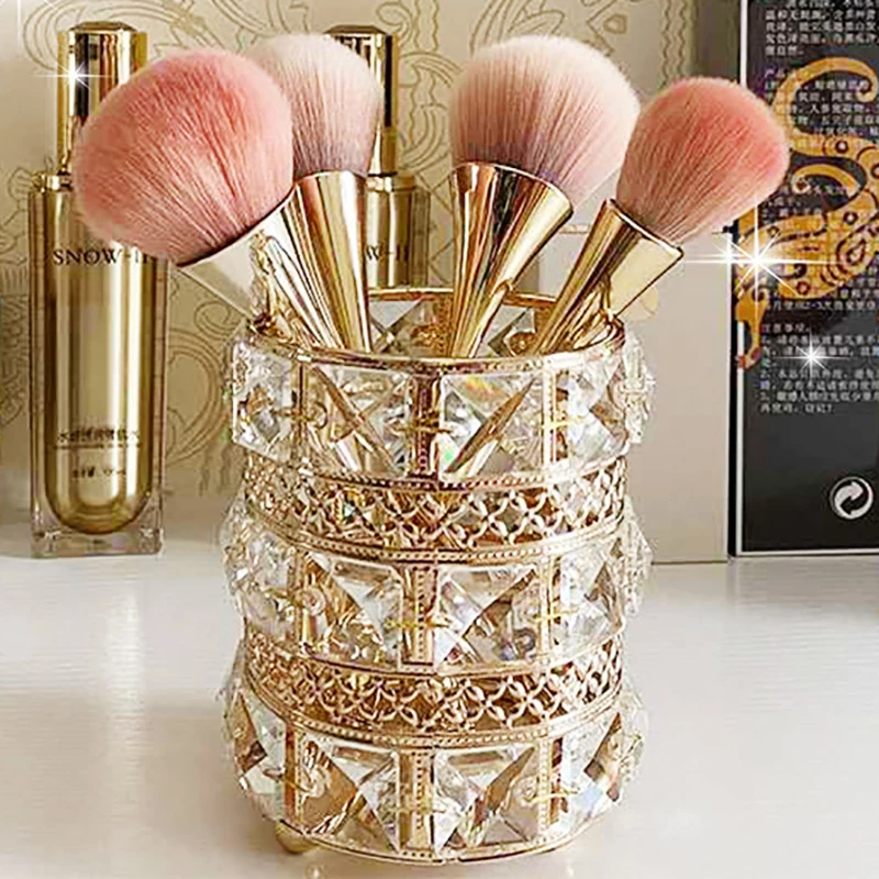 Cosmetic Brush Storage Box Living Room Bedroom Desk Light Luxury Ornaments Makeup Brush Eyebrow Pencil Crystal Glass Pen Holder
Cosmetic Brush Storage Box Living Room Bedroom Desk Light Luxury Ornaments Makeup Brush Eyebrow Pencil Crystal Glass Pen Holder