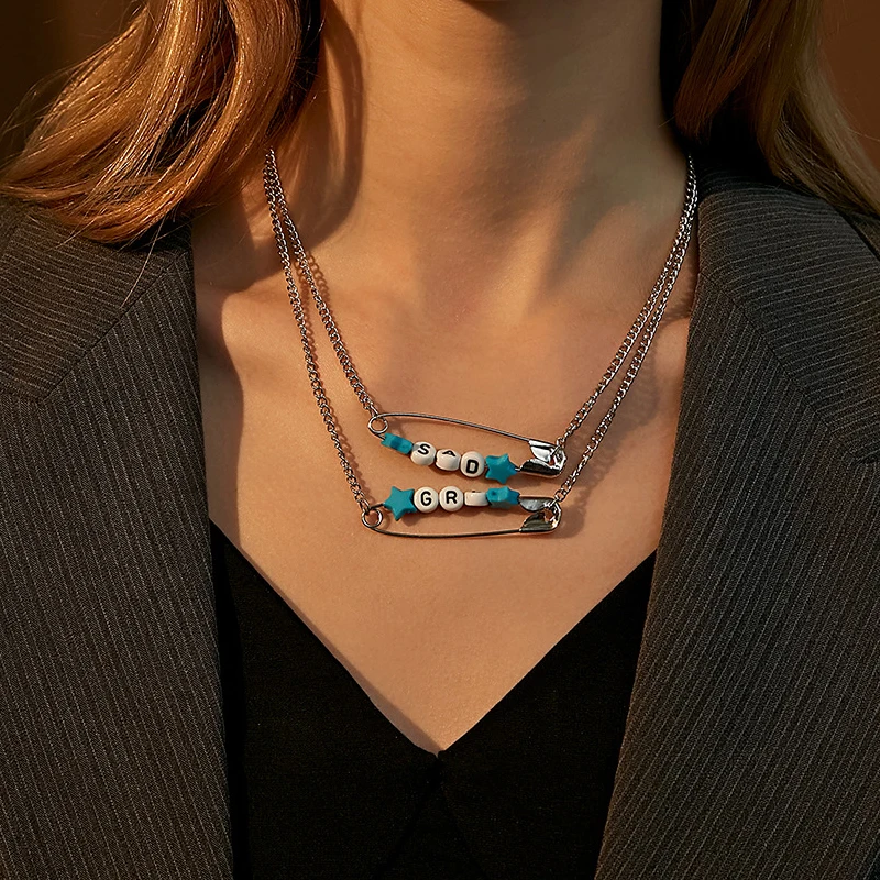 Double Letter Pin Jewelry Set Punk Silver Color Paperclip Star Necklace Earrings for Women Clavicle Chain Fashion Trend New 2020
Double Letter Pin Jewelry Set Punk Silver Color Paperclip Star Necklace Earrings for Women Clavicle Chain Fashion Trend New 2020