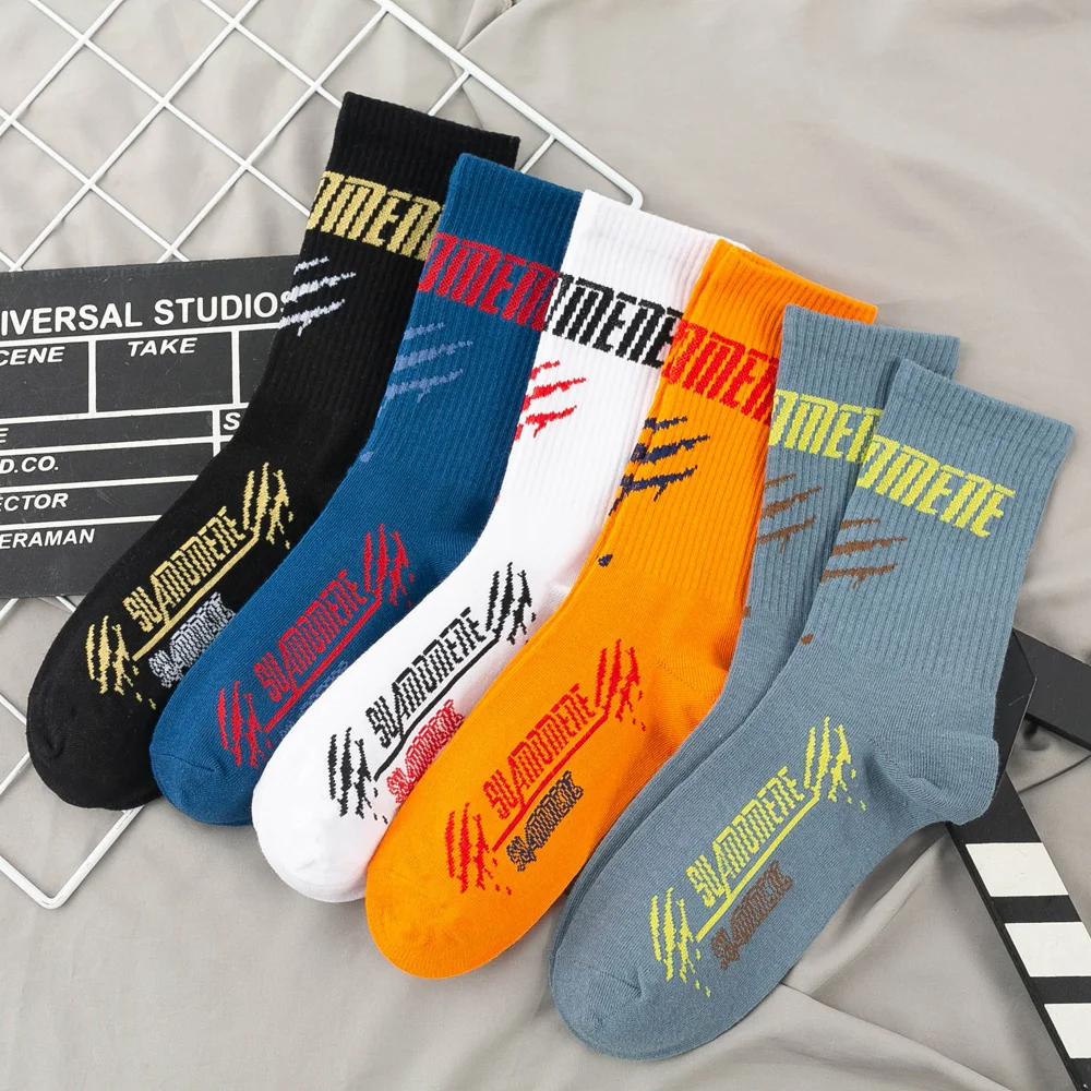 2021 New Sport Style Middle Tube Men Socks Crew Cotton Letters Skateboard Bicycle Size 37-42
2021 New Sport Style Middle Tube Men Socks Crew Cotton Letters Skateboard Bicycle Size 37-42