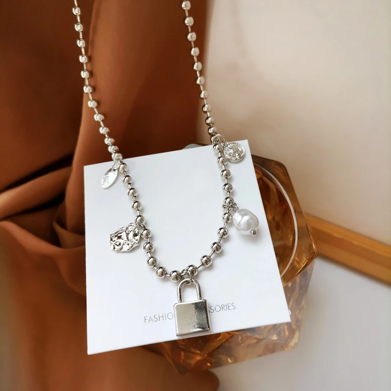 Mihan Modern Jewelry Geometric Lock Pendant Necklace 2021 New Design Silvery Plating Bead Chain Necklace For Girl Lady Gifts
Mihan Modern Jewelry Geometric Lock Pendant Necklace 2021 New Design Silvery Plating Bead Chain Necklace For Girl Lady Gifts