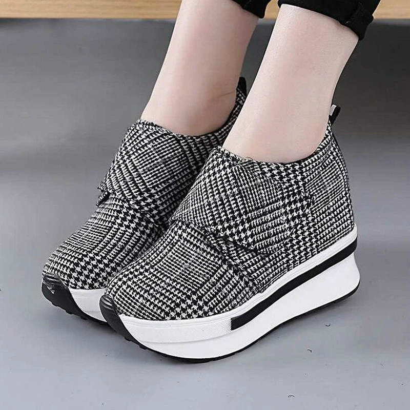 NEW Hidden Heel Women Casual Platform Shoes Woman Sneakers 2020 Canvas Slip on Shoes for Women Height Increasing Wedges Shoes
NEW Hidden Heel Women Casual Platform Shoes Woman Sneakers 2020 Canvas Slip on Shoes for Women Height Increasing Wedges Shoes