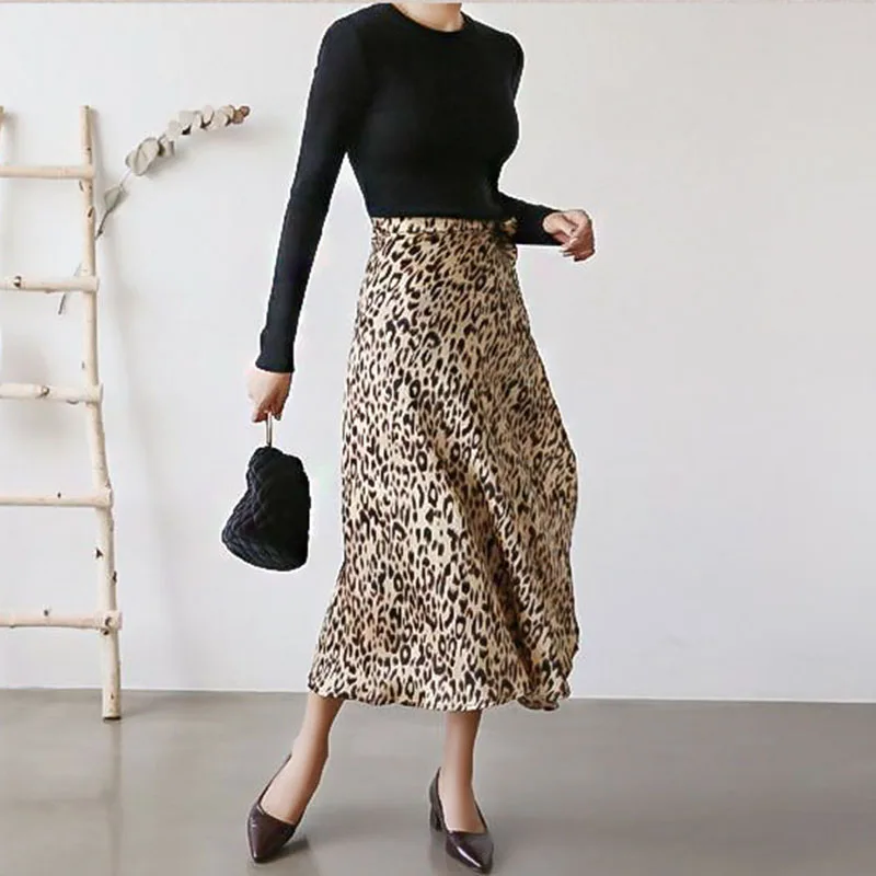 Summer 2023 Loose Chiffon Women Skirt Casual A-Line Bandage Waist With Lining Leopard Print Midi Skirts Femme
Summer 2023 Loose Chiffon Women Skirt Casual A-Line Bandage Waist With Lining Leopard Print Midi Skirts Femme