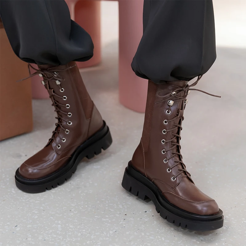 Genuine Leather Block Heel Ankle Boots 2020 Autumn Winter Platform Cross Tied Shoes For Women Party Shoes Woman size 43
Genuine Leather Block Heel Ankle Boots 2020 Autumn Winter Platform Cross Tied Shoes For Women Party Shoes Woman size 43