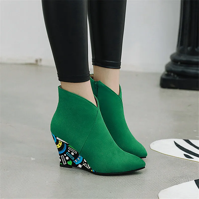 Autumn Winter Ankle Boot Women print Flock Leather Wedges High Heels Pointed Toe Zipper Fashion Short Boots Woman34-43
Autumn Winter Ankle Boot Women print Flock Leather Wedges High Heels Pointed Toe Zipper Fashion Short Boots Woman34-43