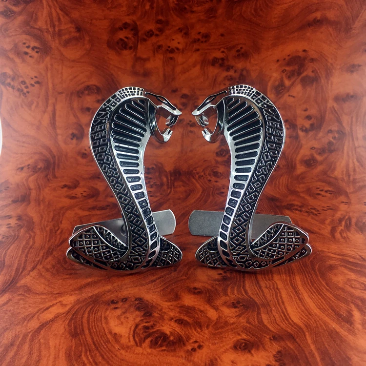 1 Pcs 3D Metal Snake Cobra car front grille emblem Side Fender Rear Trunk grill Badge Snake emblem Car sitckers Car Styling
1 Pcs 3D Metal Snake Cobra car front grille emblem Side Fender Rear Trunk grill Badge Snake emblem Car sitckers Car Styling