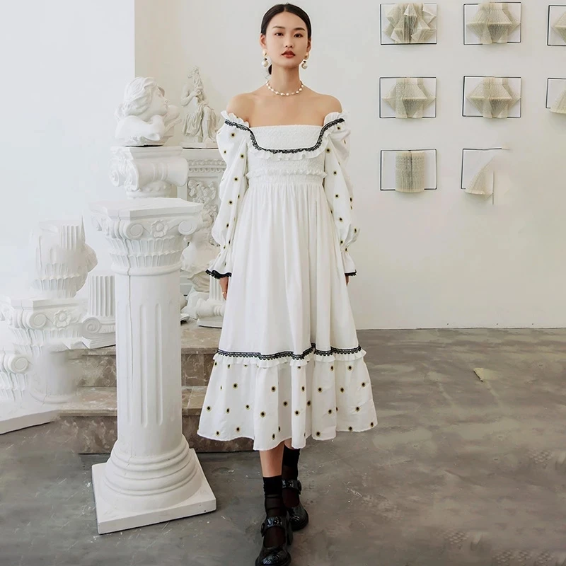 New Vestido Floral Embroidery Autumn Party Dresses Women Square Collar Ruffles Lantern Sleeve Long Midi Dress Elegant Lady Dress
New Vestido Floral Embroidery Autumn Party Dresses Women Square Collar Ruffles Lantern Sleeve Long Midi Dress Elegant Lady Dress