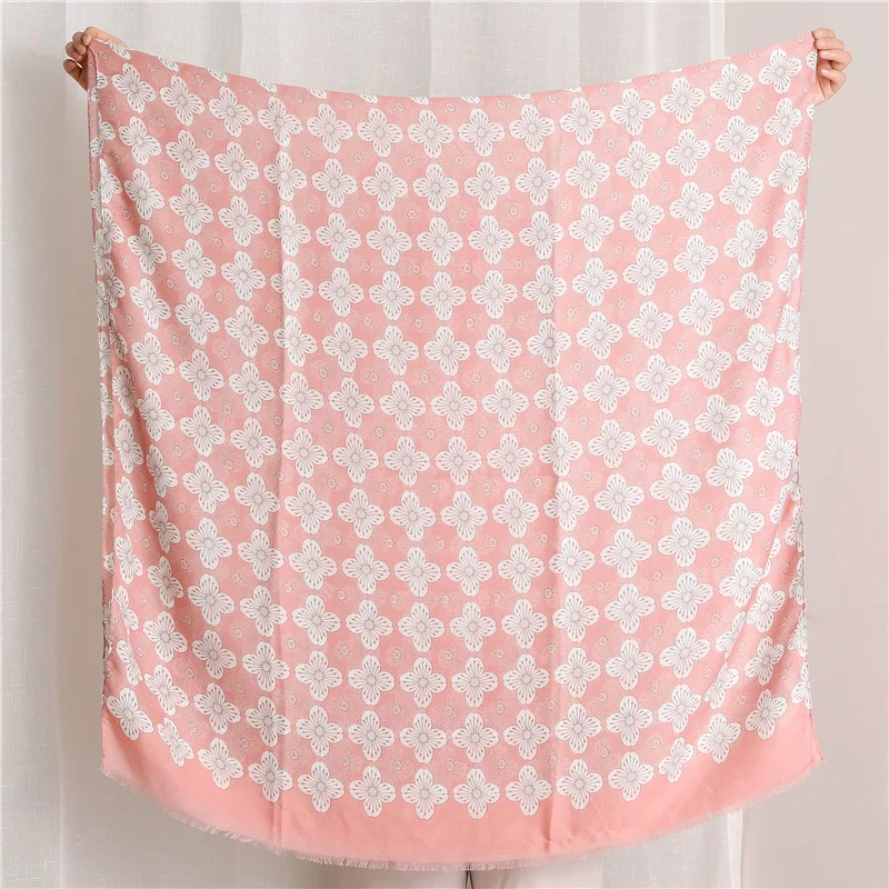 New 2020 Luxury brand Lady cotton material scarf Autumn and winter women's Print beach quality shawl Fashion Cotton silk scarves
New 2020 Luxury brand Lady cotton material scarf Autumn and winter women's Print beach quality shawl Fashion Cotton silk scarves