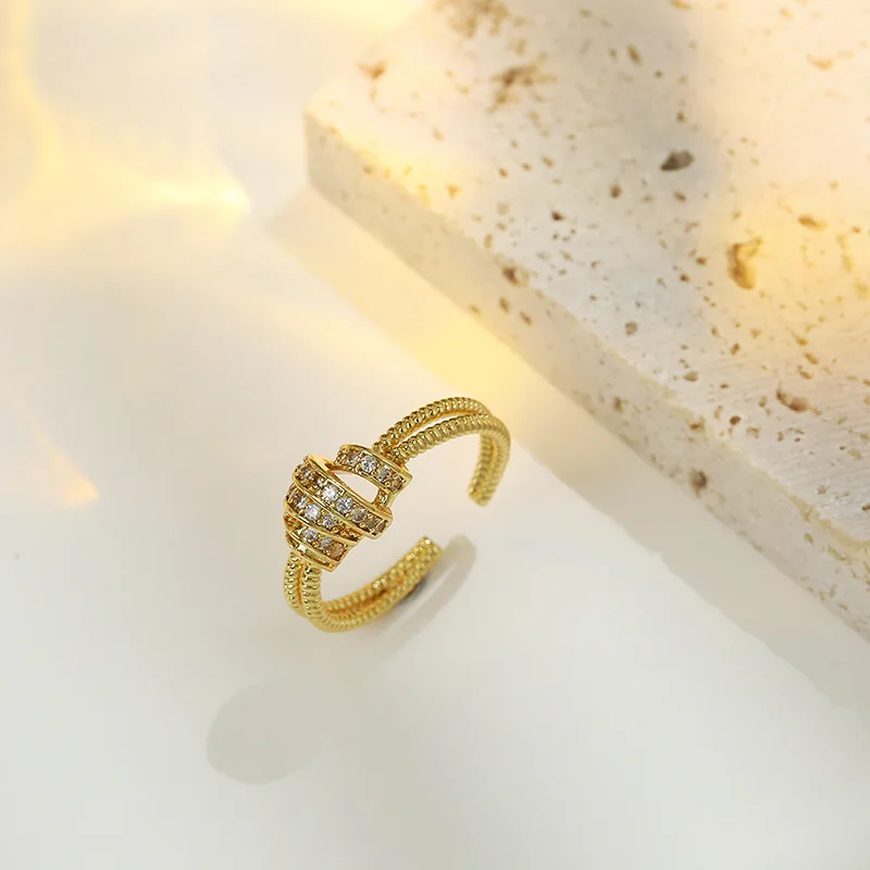 Twist Gold Ring for Woman 2021 New Fashion Jewelry Korean Style Design Popular Cord for Braiding Ring Female Open Resizable
Twist Gold Ring for Woman 2021 New Fashion Jewelry Korean Style Design Popular Cord for Braiding Ring Female Open Resizable
