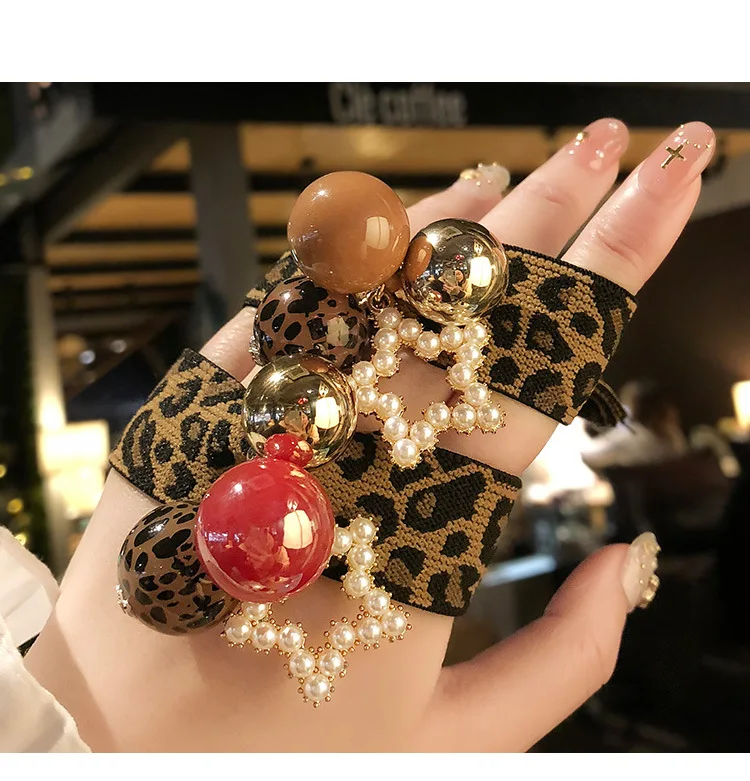 60pcs/lot DIY Simple Multi Fabrics Pentagram Leopard Rubber Band Elasticity Pearl Hair Bands Styling Tools Accessories HA1634
60pcs/lot DIY Simple Multi Fabrics Pentagram Leopard Rubber Band Elasticity Pearl Hair Bands Styling Tools Accessories HA1634