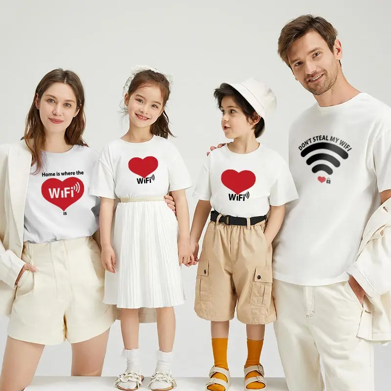 2021 mom and dad parent-child wear creative short-sleeved T-shirt creative little love WIFI letter print a family of three
2021 mom and dad parent-child wear creative short-sleeved T-shirt creative little love WIFI letter print a family of three