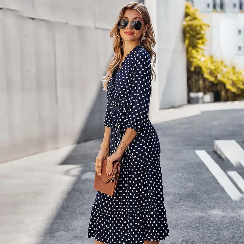 2021 Summer Classic Polka Dot Printed Women Dress Sexy V-Neck High Waist Tie Three-Quarter Sleeve Casual Dating Lady Dress 
2021 Summer Classic Polka Dot Printed Women Dress Sexy V-Neck High Waist Tie Three-Quarter Sleeve Casual Dating Lady Dress