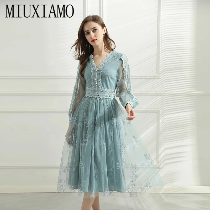 MIUXIMAO 2021 сезон: весна-лето с длинными рукавами с вышитыми цветами элегантное платье для женщин с v-образным вырезом, повседневные кружевные в...
MIUXIMAO 2021 сезон: весна-лето с длинными рукавами с вышитыми цветами элегантное платье для женщин с v-образным вырезом, повседневные кружевные в...