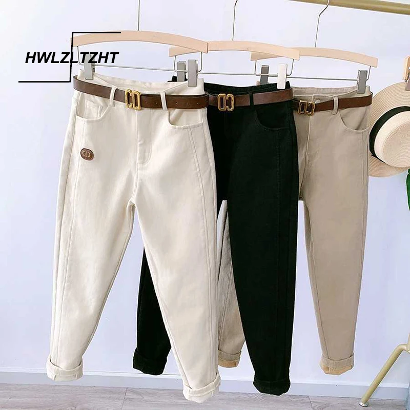 HWLZLTZHT New 2021 Women Winter Warm Denim Pants High Waist Vintage Korean Wide Leg Pants Elegant Belt Loose Cotton Streetwear
HWLZLTZHT New 2021 Women Winter Warm Denim Pants High Waist Vintage Korean Wide Leg Pants Elegant Belt Loose Cotton Streetwear
