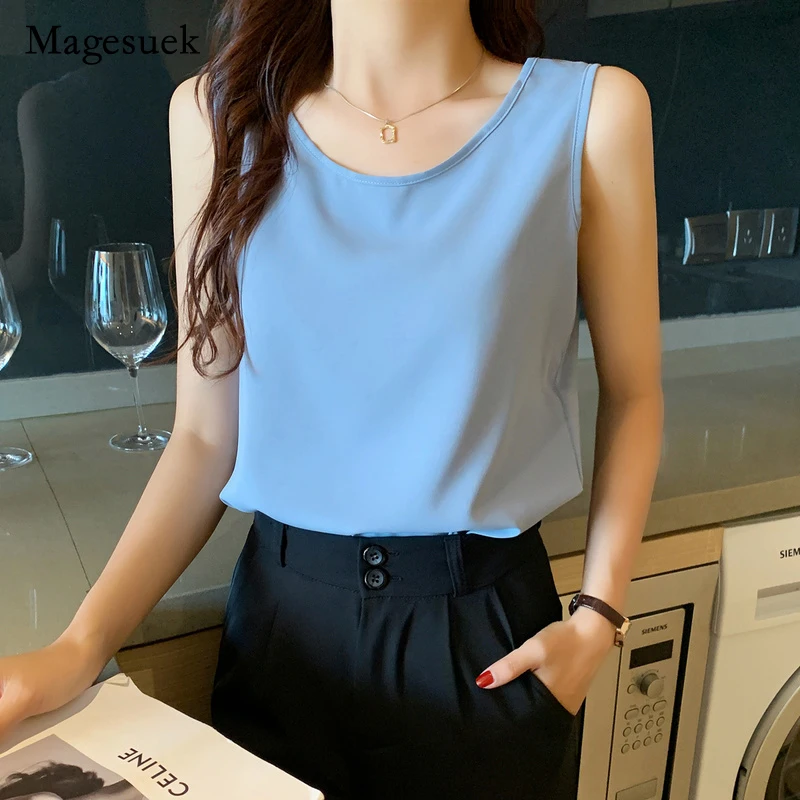 Summer New Chiffon Blouse for Women Solid O-neck Blue White Blouse Elegant Sexy Loose Sleeveless Tops Women Clothing Blusa 16161
Summer New Chiffon Blouse for Women Solid O-neck Blue White Blouse Elegant Sexy Loose Sleeveless Tops Women Clothing Blusa 16161
