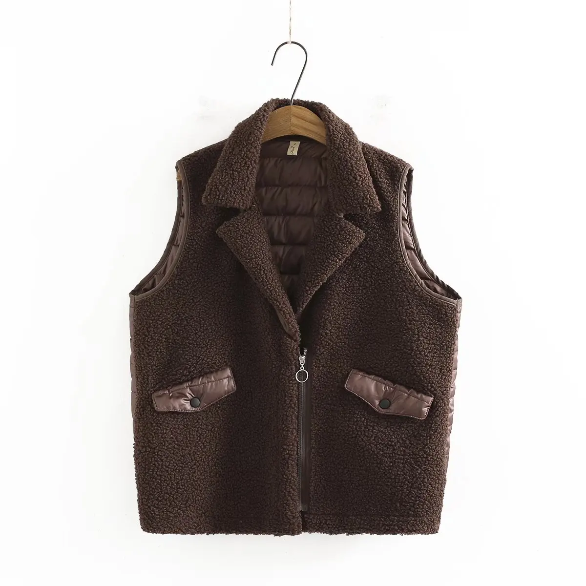 Plus size Lamb wool patchwork turn-down collar zipper women warm vest coats 2021 fashion winter ladies waistcoat female tops
Plus size Lamb wool patchwork turn-down collar zipper women warm vest coats 2021 fashion winter ladies waistcoat female tops