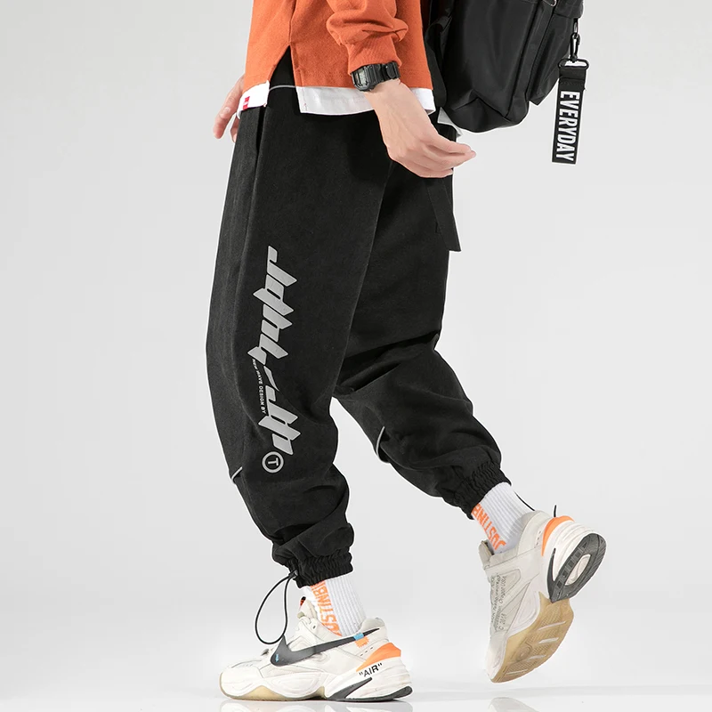 LZICHENG Japanese men's wear 2021 spring new splicing design casual pants men's elastic drawstring printed bouquet foot pants
LZICHENG Japanese men's wear 2021 spring new splicing design casual pants men's elastic drawstring printed bouquet foot pants