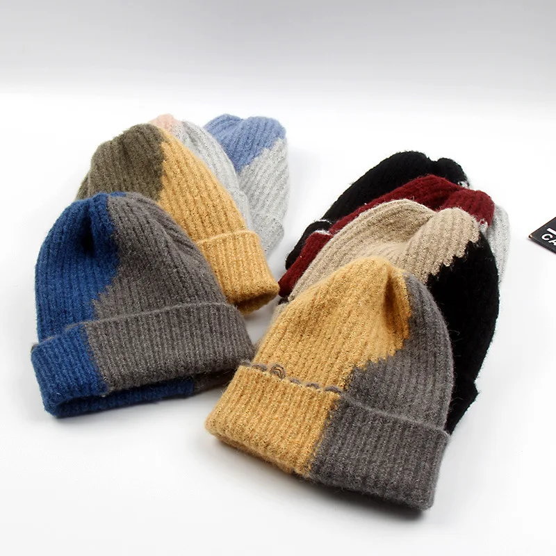 Autumn and Winter Warm Knitted Woolen Hat Color Matching Beanie Retro Ladies Outdoor Windproof Casual Women's Hat
Autumn and Winter Warm Knitted Woolen Hat Color Matching Beanie Retro Ladies Outdoor Windproof Casual Women's Hat