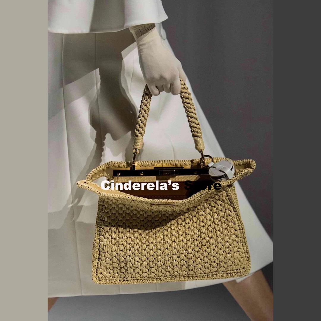 2021 New Collection Luxury Brand Hand Woven Handbag Show Fashion Retro Straw One Shoulder Bag Large Capacity Women Commuting Bag
2021 New Collection Luxury Brand Hand Woven Handbag Show Fashion Retro Straw One Shoulder Bag Large Capacity Women Commuting Bag