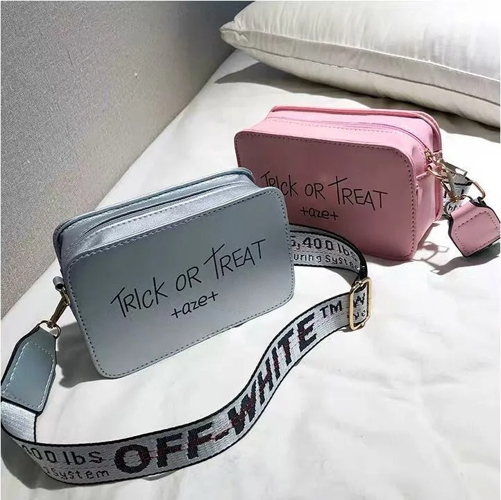 Women's Trendy Broadband Messenger Bag Exquisite Wild Letter Shoulder Bag Female Simple Solid Color Handbag Girl Popular Style
Women's Trendy Broadband Messenger Bag Exquisite Wild Letter Shoulder Bag Female Simple Solid Color Handbag Girl Popular Style
