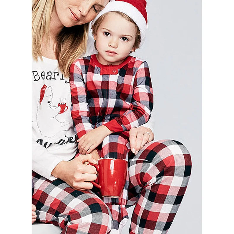2021 Christmas Parent-Child Polyester Material Home Wear New Year's Family Wear Long-Sleeved Pajamas Set
2021 Christmas Parent-Child Polyester Material Home Wear New Year's Family Wear Long-Sleeved Pajamas Set