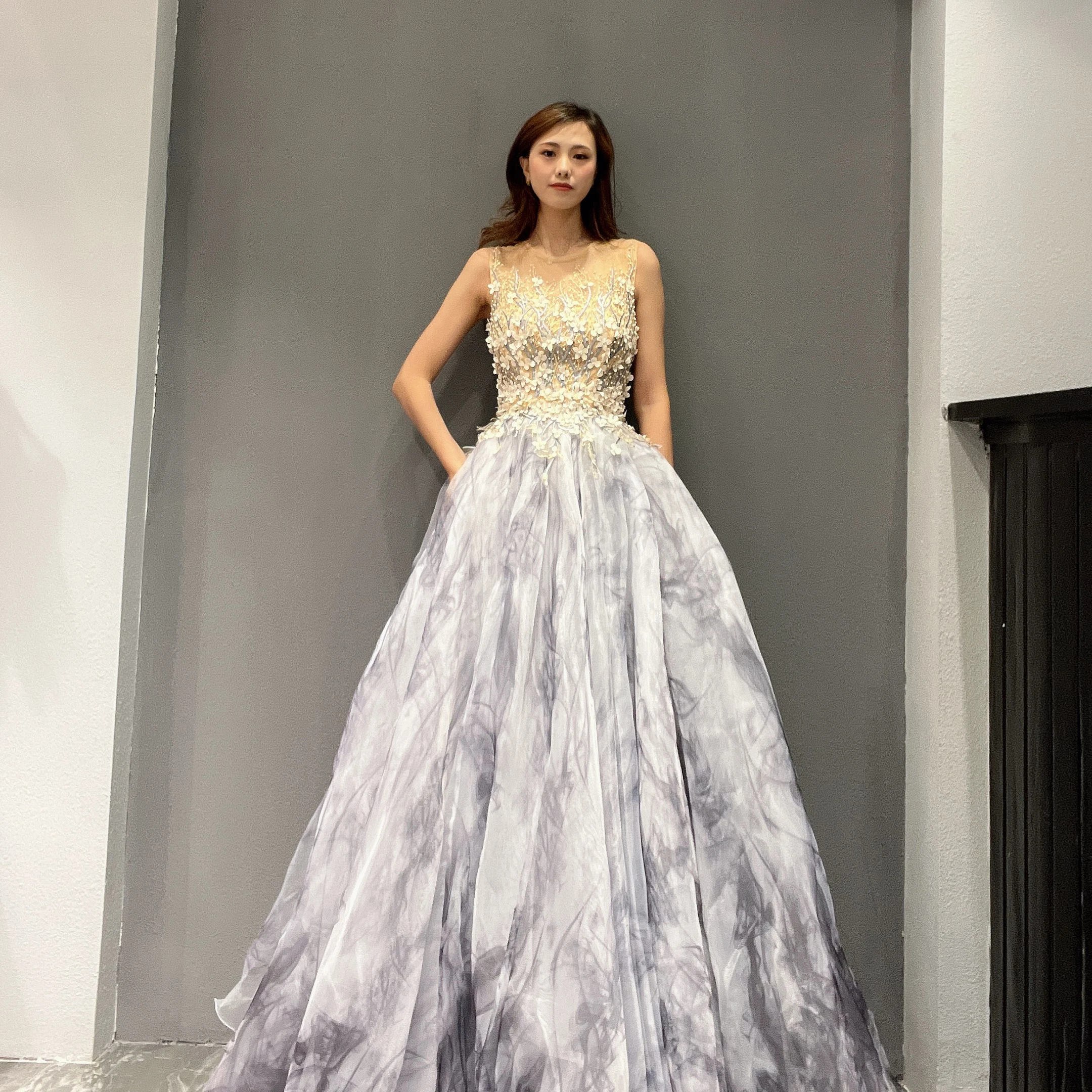 Crystal Beading Off Shoulder A-Line Side Slit Floral Luxury Party Prom Gown Backless Wedding Evening Dresses Boutique Couture
Crystal Beading Off Shoulder A-Line Side Slit Floral Luxury Party Prom Gown Backless Wedding Evening Dresses Boutique Couture