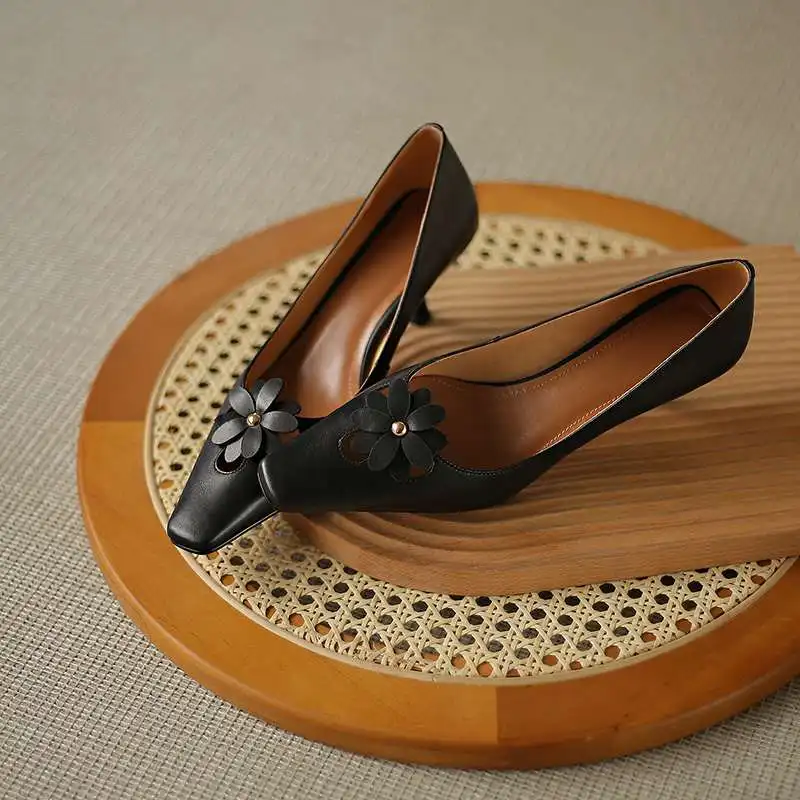 Krazing Pot limited customization full grain leather square toe thin high heels flower decoration sweet girls women pumps L10
Krazing Pot limited customization full grain leather square toe thin high heels flower decoration sweet girls women pumps L10