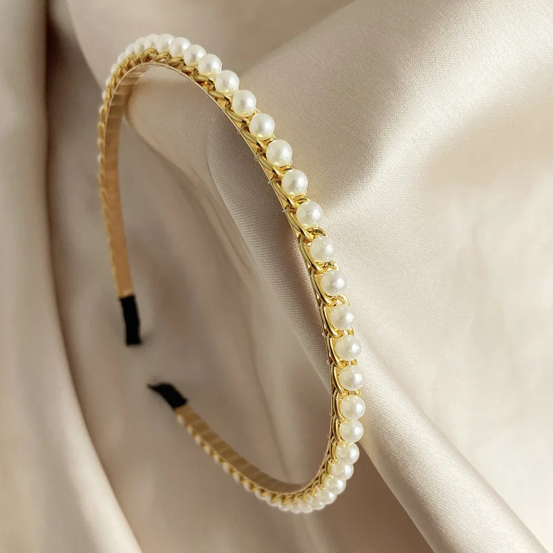 European and American Pearl Headband Female Princess Temperament Pressure Hair Headdress Bridal Hair Accessories Retro Headband
European and American Pearl Headband Female Princess Temperament Pressure Hair Headdress Bridal Hair Accessories Retro Headband