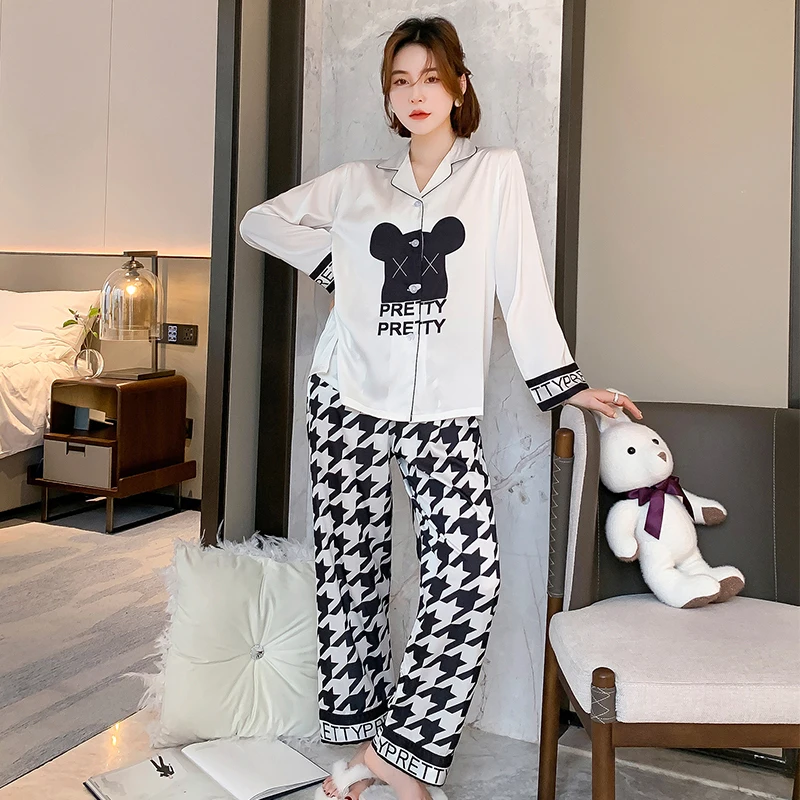 2021 Spring Women's Pajamas Set Cool Fashion Luxury Style Houndstooth Sleepwear Nightie Silk Like Leisure Home Clothes Nightwear
2021 Spring Women's Pajamas Set Cool Fashion Luxury Style Houndstooth Sleepwear Nightie Silk Like Leisure Home Clothes Nightwear