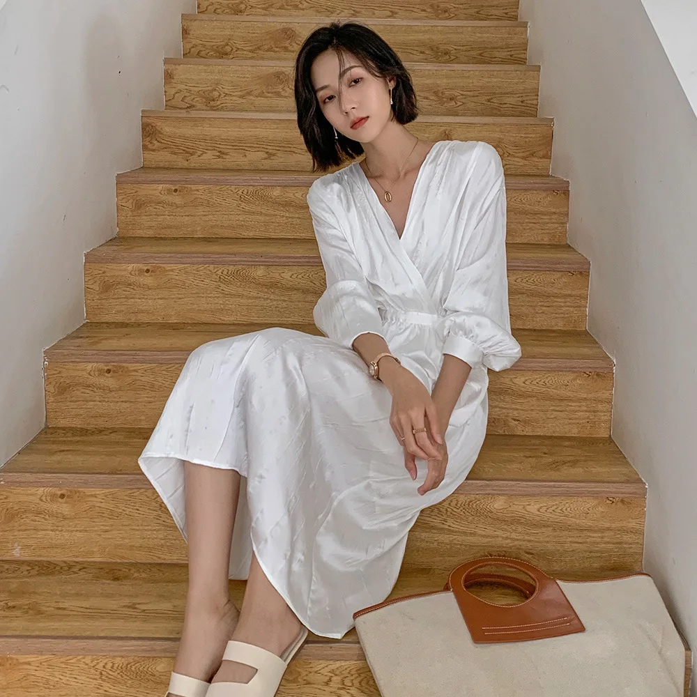 TVVOVVIN 2021 Korean Spring New Simple Pockets High Waist Pleated Lace-up V-Neck Long Sleeve Dress For Women
TVVOVVIN 2021 Korean Spring New Simple Pockets High Waist Pleated Lace-up V-Neck Long Sleeve Dress For Women
