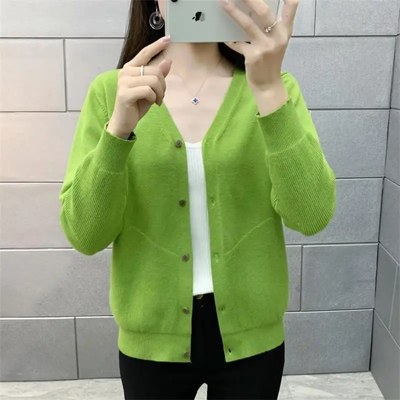Женские 2021 осенние модные одноцветные Цвет кардиган, куртки женские короткие свободные v-образный Верхняя одежда Женский вязаный свитер ве...
Женские 2021 осенние модные одноцветные Цвет кардиган, куртки женские короткие свободные v-образный Верхняя одежда Женский вязаный свитер ве...