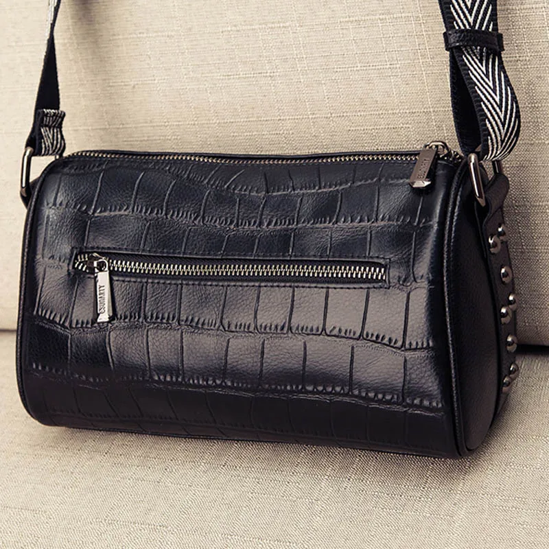 Women Bag Crocodile pattern Boston pillow bag female 2020 new fashion Korean leather wide band messenger bag female shoulder bag
Women Bag Crocodile pattern Boston pillow bag female 2020 new fashion Korean leather wide band messenger bag female shoulder bag