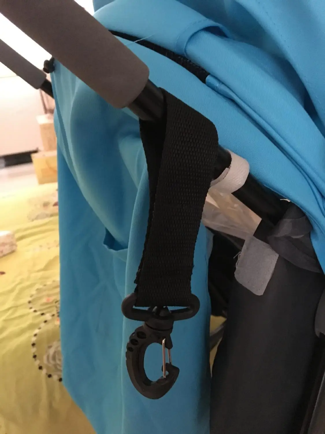 4Pcs/Bag Baby Stroller Hooks 360 Rotating Stroller Hooks Kid's Stroller Accessories Universal Baby Stroller Storage Hooks
4Pcs/Bag Baby Stroller Hooks 360 Rotating Stroller Hooks Kid's Stroller Accessories Universal Baby Stroller Storage Hooks