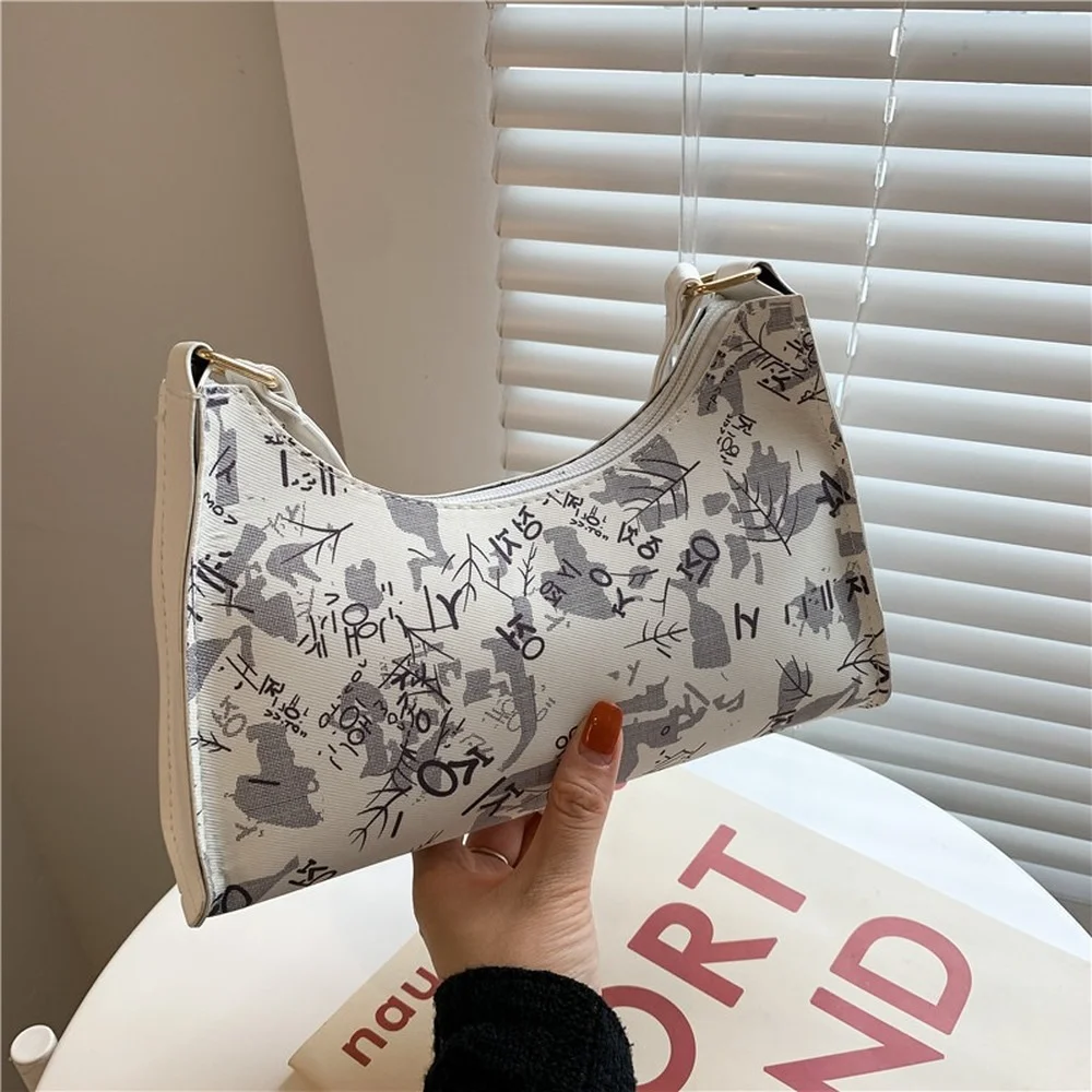 New Spring and Summer Fashion 2021 Printed Korean Version of The Texture Shoulder Bag Retro Square Bag Female Trendy Bag
New Spring and Summer Fashion 2021 Printed Korean Version of The Texture Shoulder Bag Retro Square Bag Female Trendy Bag