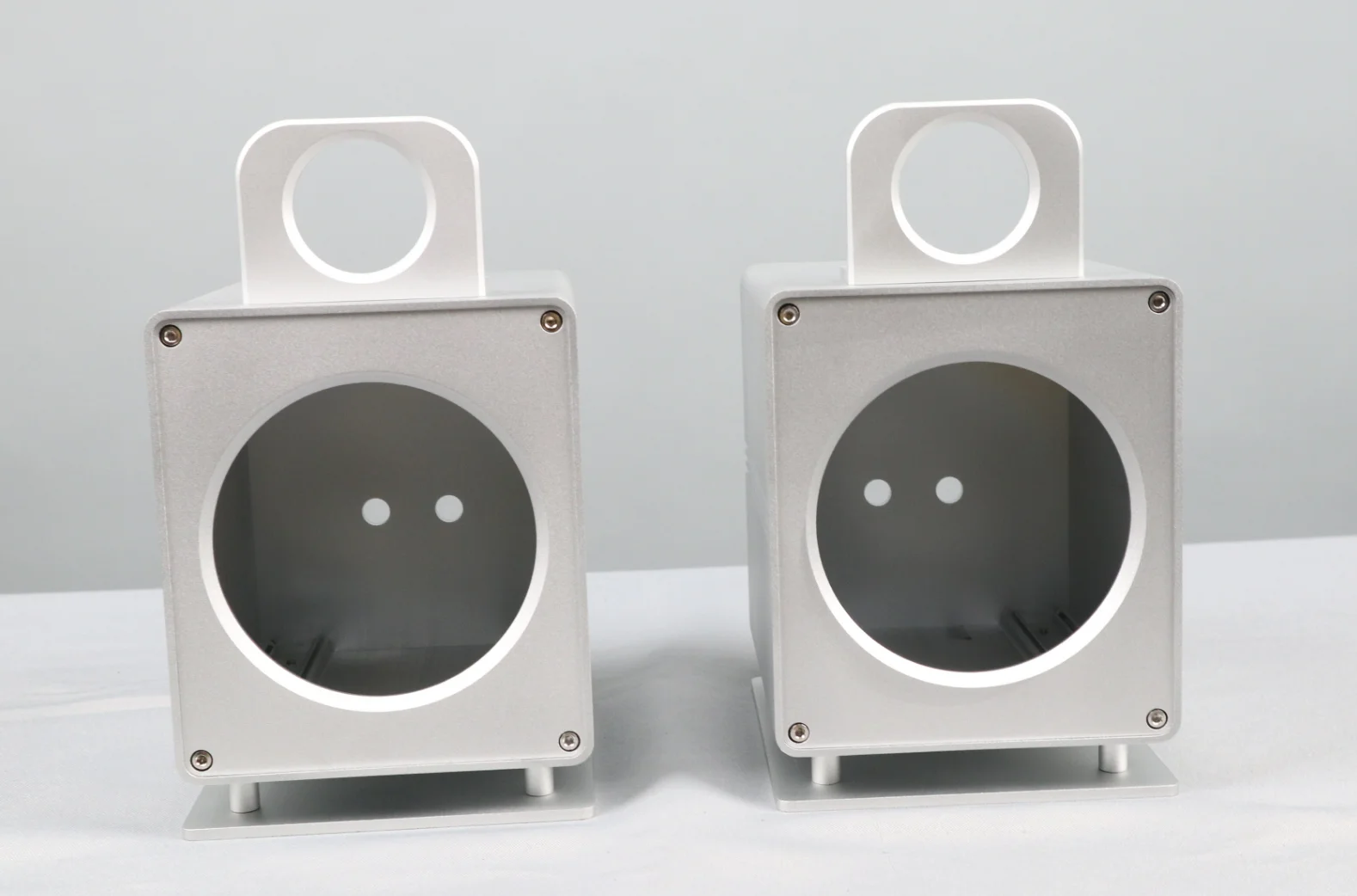 4-4.5 Inch Speaker Empty Box Can Be Opened Two-way Full Frequency Subwoofer Passive Speaker Shell Bookshelf Box DIY Audio
4-4.5 Inch Speaker Empty Box Can Be Opened Two-way Full Frequency Subwoofer Passive Speaker Shell Bookshelf Box DIY Audio