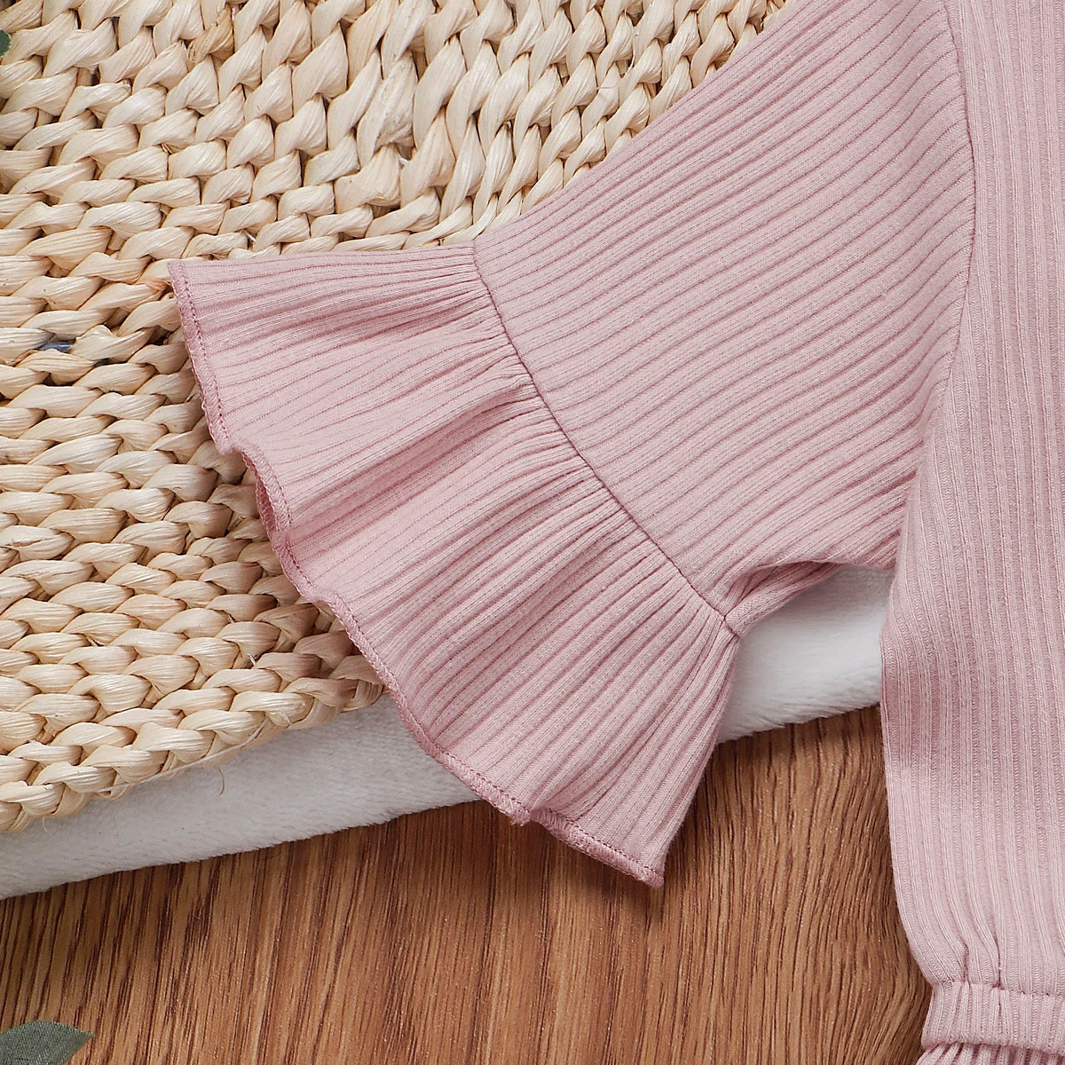 Toddler Baby Girl Clothes Rompers Summer Solid Color Flare Sleeve Button Bowknot Romper Jumpsuit One-Piece Outfit Clothes 2021
Toddler Baby Girl Clothes Rompers Summer Solid Color Flare Sleeve Button Bowknot Romper Jumpsuit One-Piece Outfit Clothes 2021