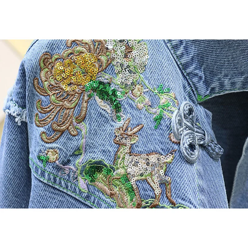 2021 Spring Short Loose Vintage Buckle Bright Sequin Floral Embroidery Tassel Burr Blue Jeans Jacket Chaquetas Casual Denim Coat
2021 Spring Short Loose Vintage Buckle Bright Sequin Floral Embroidery Tassel Burr Blue Jeans Jacket Chaquetas Casual Denim Coat