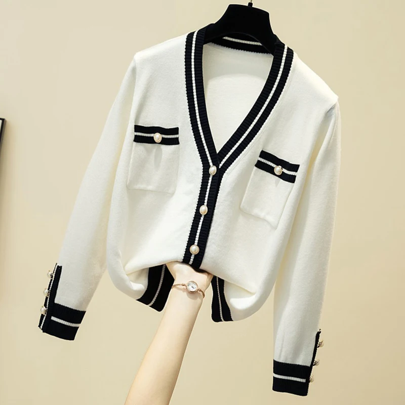 Winter Clothes New Balck White Cardigan Femme Knitted Pocktes Single Breasted Woman Sweater Vintage V Neck Sleeve Loose Jackets
Winter Clothes New Balck White Cardigan Femme Knitted Pocktes Single Breasted Woman Sweater Vintage V Neck Sleeve Loose Jackets