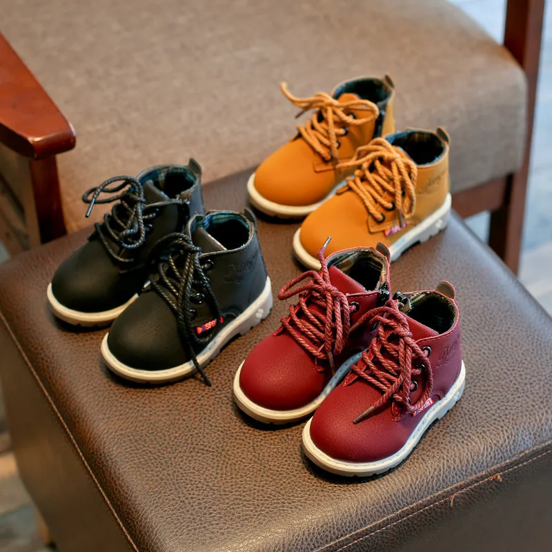 2021 factory hot sale autumn and winter new style children's cotton warm low-cut Martin boots side zipper children's leather sho
2021 factory hot sale autumn and winter new style children's cotton warm low-cut Martin boots side zipper children's leather sho