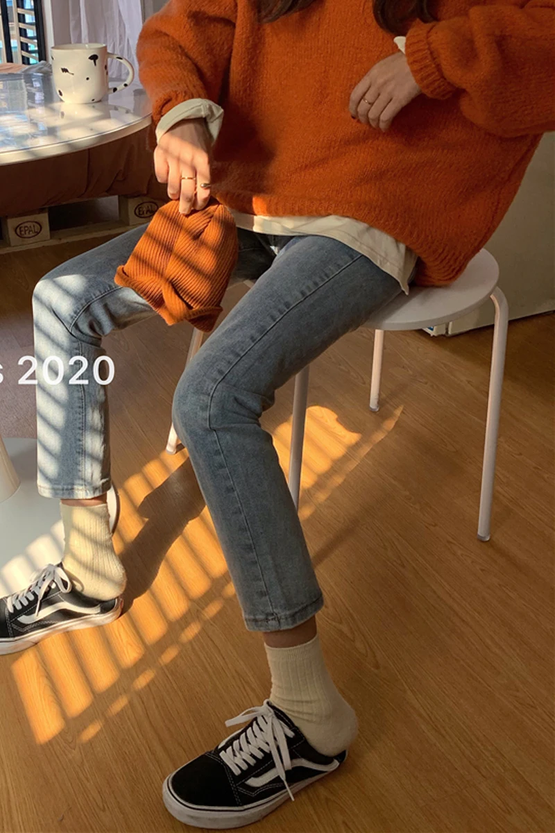 Light-colored jeans women's loose straight pants and small feet pants autumn high waist slimming High students Joker pants
Light-colored jeans women's loose straight pants and small feet pants autumn high waist slimming High students Joker pants