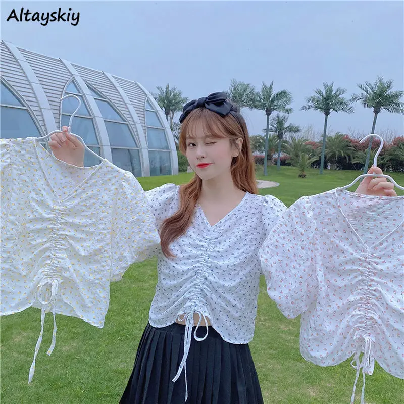 Blouses Women Summer Shirring Short Puff Sleeve V-neck Slim Comfortable BF Style Trendy All-match Female Tops Casual Print Sweet
Blouses Women Summer Shirring Short Puff Sleeve V-neck Slim Comfortable BF Style Trendy All-match Female Tops Casual Print Sweet