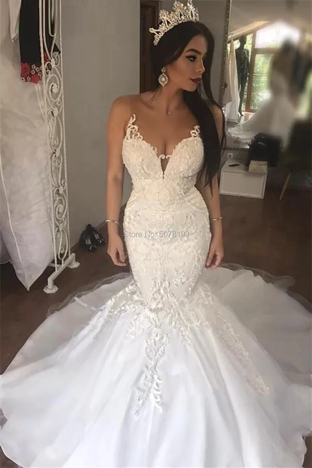9190 white Elegant V-neck mermaid/trumpet floor-length tulle wedding dresses/formal gowns button-back&applique court train
9190 white Elegant V-neck mermaid/trumpet floor-length tulle wedding dresses/formal gowns button-back&applique court train