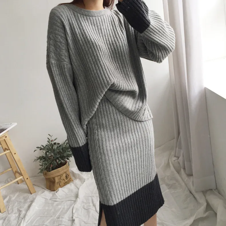 2021 New 2 Piece Sweater Dress Loose Round Neck Knitted Pullover+Bodycon Skirt Women's Fashion And Elegant Outfit Autumn
2021 New 2 Piece Sweater Dress Loose Round Neck Knitted Pullover+Bodycon Skirt Women's Fashion And Elegant Outfit Autumn