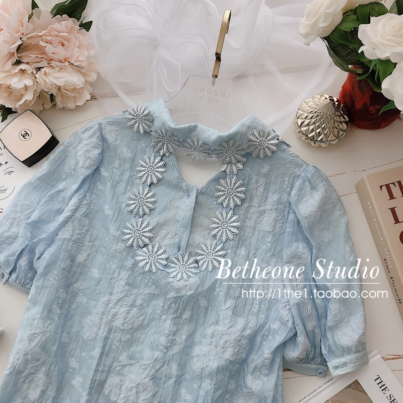 2021 Summer Short Sleeve Blusas Mujer Flower Lapel Design Hollow Texture Shirt for Women Puff Sleeve Blouse Casual Ladies Tops
2021 Summer Short Sleeve Blusas Mujer Flower Lapel Design Hollow Texture Shirt for Women Puff Sleeve Blouse Casual Ladies Tops