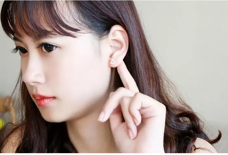 925 Sterling Silver Prevent Allergy 7mmX8mm Hollow Bees Stud Earrings for Women Wedding Earrings Jewelry Pendientes
925 Sterling Silver Prevent Allergy 7mmX8mm Hollow Bees Stud Earrings for Women Wedding Earrings Jewelry Pendientes