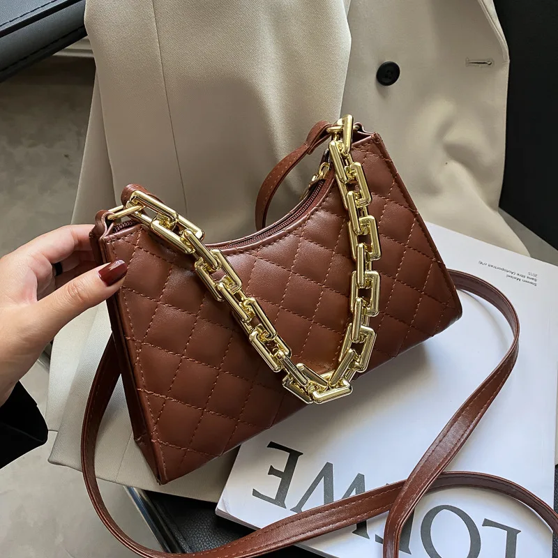 Lingge underarm bag 2021 new fashion trend small bag women's shoulder messenger handbag chain portable small square bag
Lingge underarm bag 2021 new fashion trend small bag women's shoulder messenger handbag chain portable small square bag