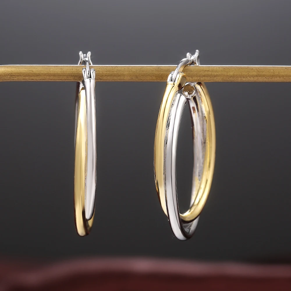 CAOSHI Stylish Women Metallic Style Hoop Earrings with Two Tone Design Trendy Lady Gift Fashionable Female Party Accessories
CAOSHI Stylish Women Metallic Style Hoop Earrings with Two Tone Design Trendy Lady Gift Fashionable Female Party Accessories