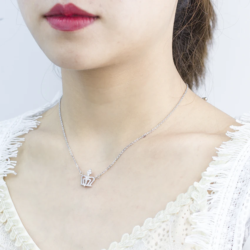 Zircon Crown Pendant Necklace Wealthy Charm Luxury Fashion Lady Engagement Wedding Jewelry Gift Copper 16*13mm
Zircon Crown Pendant Necklace Wealthy Charm Luxury Fashion Lady Engagement Wedding Jewelry Gift Copper 16*13mm
